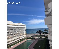 Amplio piso en primera línea totalmente reformado - Playa de las Delicias