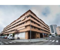 ¡¡VIVIENDA SITUADA EN AVDA. CAÑITO BAZAN, COCHERA, TRASTERO Y PISCINA!!