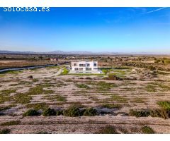 ? Viva en la exclusividad y el confort, rodeado de naturaleza y elegancia. La Marina -Elche