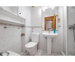 SE VENDE BONITO  Y LUMINOSO APARTAMENTO EN RESIDENCIAL CON PISCINA COMUNITARIA. PLAYA DEL CURA!!!!!