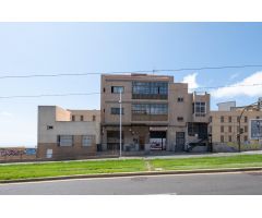 PISO AMPLIO DE 4 HABITACIONES EN BARRIO NUEVO DE OFRA