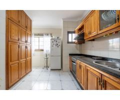 PISO AMPLIO DE 4 HABITACIONES EN BARRIO NUEVO DE OFRA