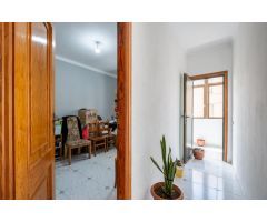 PISO AMPLIO DE 4 HABITACIONES EN BARRIO NUEVO DE OFRA