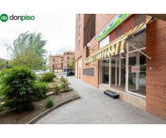 ¡Oportunidad! Se vende local con negocio de heladería en pleno funcionamiento. Parque Nueva Granada