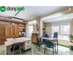 Magnífico piso de 200 m² ubicado junto a Plaza Trinidad ideal para vivir o para invertir.