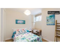 Apartamento de 2 dormitorios con patio para alquilar en Argüelles