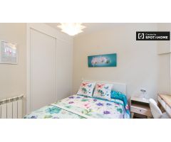 Apartamento de 2 dormitorios con patio para alquilar en Argüelles