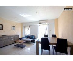 Acogedor apartamento de 2 dormitorios en alquiler con balcón en Poblats Marítims
