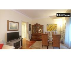 Elegante apartamento de 2 dormitorios con balcón y aire acondicionado para alquilar en la sofisticad