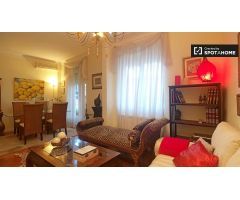 Elegante apartamento de 2 dormitorios con balcón y aire acondicionado para alquilar en la sofisticad