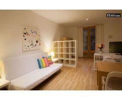 Amplio apartamento de 2 dormitorios en alquiler en Barri Gòtic