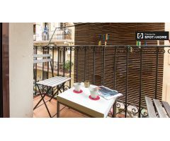 Moderno apartamento de 1 dormitorio con balcón y aire acondicionado en alquiler cerca de la playa en