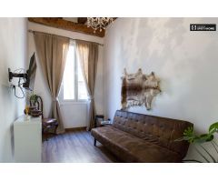 Precioso apartamento de 2 dormitorios con baño en alquiler en Barri Gòtic.