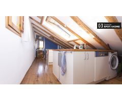 Hermoso apartamento de 2 dormitorios con aire acondicionado en alquiler cerca del metro en el centro