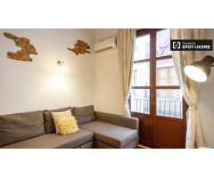 Elegante apartamento de 1 dormitorio con balcón y aire acondicionado en alquiler cerca del metro en 