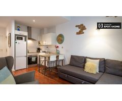 Elegante apartamento de 1 dormitorio con balcón y aire acondicionado en alquiler cerca del metro en 