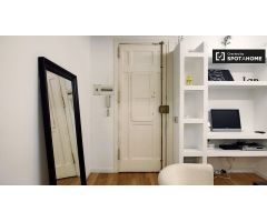 Moderno apartamento de 1 dormitorio con balcón en alquiler en Salamanca.