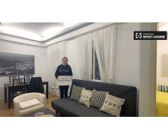 Moderno apartamento de 1 dormitorio con balcón en alquiler en Salamanca.