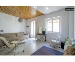 Soleado apartamento de 2 dormitorios en alquiler en Malasaña