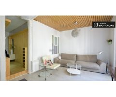 Soleado apartamento de 2 dormitorios en alquiler en Malasaña
