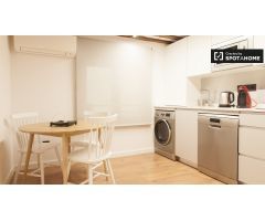 Acogedor apartamento de 1 dormitorio con aire acondicionado en alquiler cerca del metro en el centro