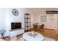 Moderno apartamento de 3 dormitorios en alquiler en LHospitalet de Llobregat.