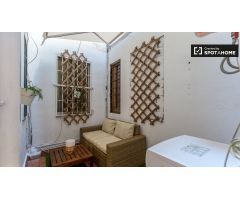 Moderno apartamento de 3 dormitorios en alquiler en LHospitalet de Llobregat.