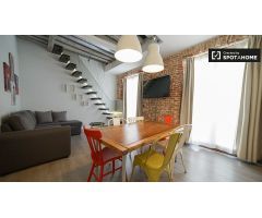 Moderno apartamento de 3 dormitorios con balcón y aire acondicionado en alquiler cerca de Metro en l