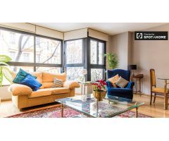 Hermoso apartamento de 3 habitaciones en alquiler en Extramurs.