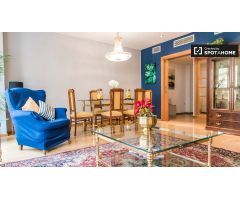 Hermoso apartamento de 3 habitaciones en alquiler en Extramurs.