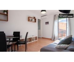 Adorable apartamento de 2 dormitorios con balcón y aire acondicionado en alquiler cerca de Metro en 