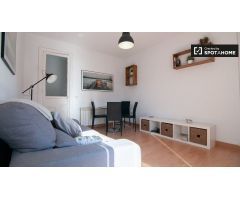 Adorable apartamento de 2 dormitorios con balcón y aire acondicionado en alquiler cerca de Metro en 