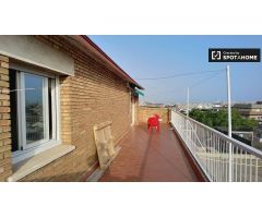 Luminoso apartamento de 2 dormitorios en alquiler en Trinitat Vella.