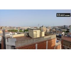 Luminoso apartamento de 2 dormitorios en alquiler en Trinitat Vella.