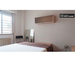 Cómoda habitación en alquiler en piso de 4 dormitorios en Alcobendas