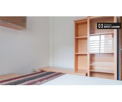 Cómoda habitación en alquiler en piso de 4 dormitorios en Alcobendas