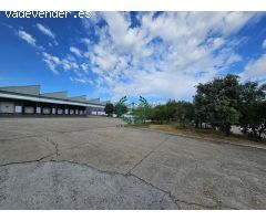 ALQUILER DE NAVE JUNTO A COLMENAR VIEJO  (3.650 M2 almacén + 3.000 M2 playa)