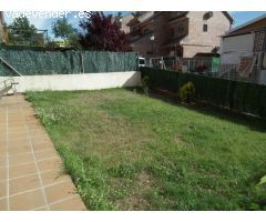 CHALET CON BUHARDILLA Y SÓTANO