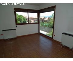 CHALET CON BUHARDILLA Y SÓTANO