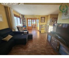 Chalet independiente con parcela de 1.000 m2 y piscina privada.