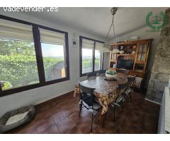 Chalet independiente con parcela de 1.000 m2 y piscina privada.