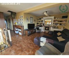 Chalet independiente con parcela de 1.000 m2 y piscina privada. EL MOLAR
