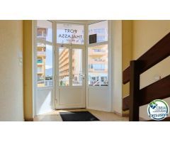 Apartamento con vistas al canal y amplia terraza - 2 habitaciones, 2 baños en venta en Roses