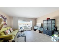 En venta – Apartamento con vista al mar y terraza orientada al sur en Santa Margarita, Roses