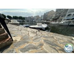 Apartamento reformado con amarre privado en el puerto de Banyuls, Empuriabrava