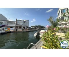 Apartamento reformado con amarre privado en el puerto de Banyuls, Empuriabrava