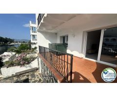 Apartamento reformado con amarre privado en el puerto de Banyuls, Empuriabrava
