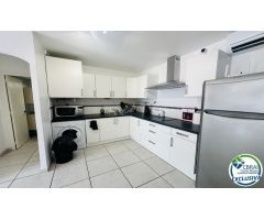 Apartamento reformado con amarre privado en el puerto de Banyuls, Empuriabrava