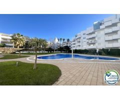 En venta – Ático con doble terraza, 3 dormitorios y vistas despejadas en Santa Margarita (Roses)
