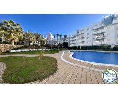 En venta – Ático con doble terraza, 3 dormitorios y vistas despejadas en Santa Margarita (Roses)